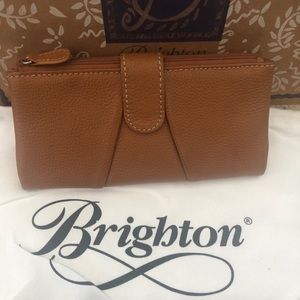 Brighton tan leather wallet